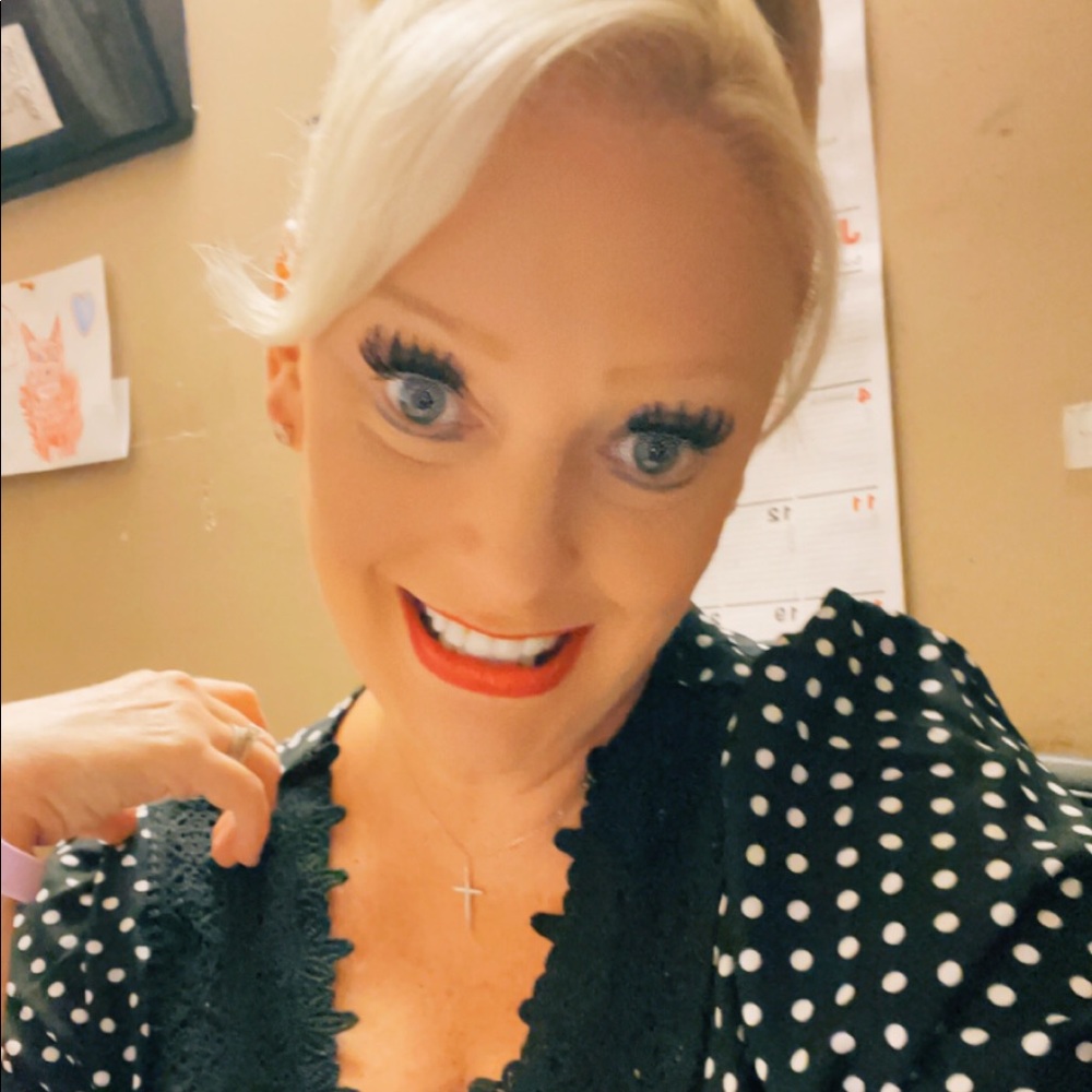 Meet your Posher, Dana